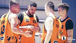 Баскетболисты «Курчатова» дважды уступили в первый день тандема в Сочи