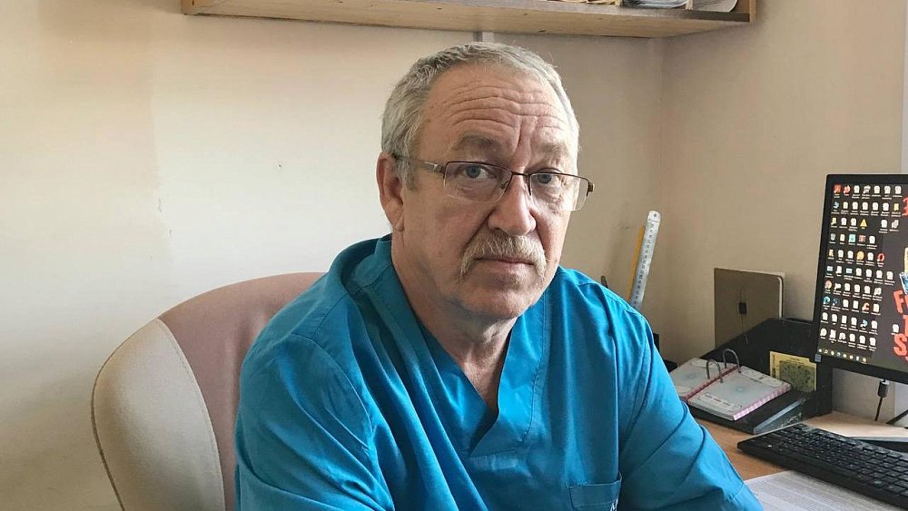 Реаниматолог Поспелов рассказал о первой помощи при отравлении метанолом