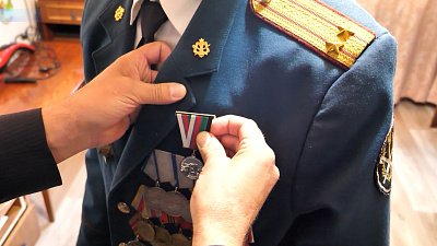 Ветеран ВОВ из Челябинска получил медаль за Курскую битву