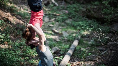 В Челябинске устроят танцевальный перформанс в городском бору