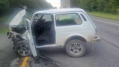 Водитель на «Тойоте» устроил ДТП на трассе в Челябинской области и скрылся с места