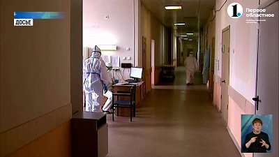 К памятнику врача возложили цветы в честь погибших медиков