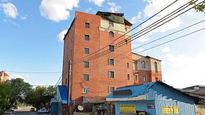 В Челябинске за 600 млн рублей продают недостроенный грузинский центр