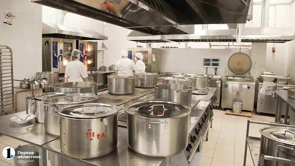 Три лучших школьных столовых назвали в Челябинской области