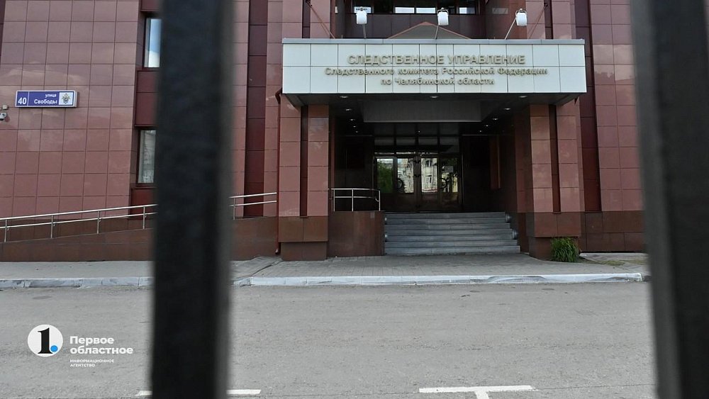 В челябинском микрорайоне 20‑летний парень выпал из окна многоэтажки