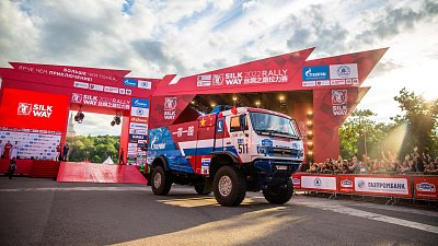 На старт международного ралли «Шелковый путь» заявились 98 экипажей