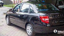 В Челябинске награжденной президентом многодетной семье подарили новую машину