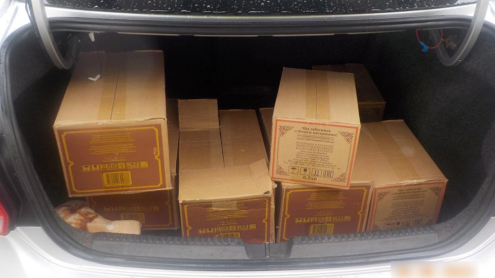 На границе в Челябинской области изъяли 43 литра нелегального коньяка