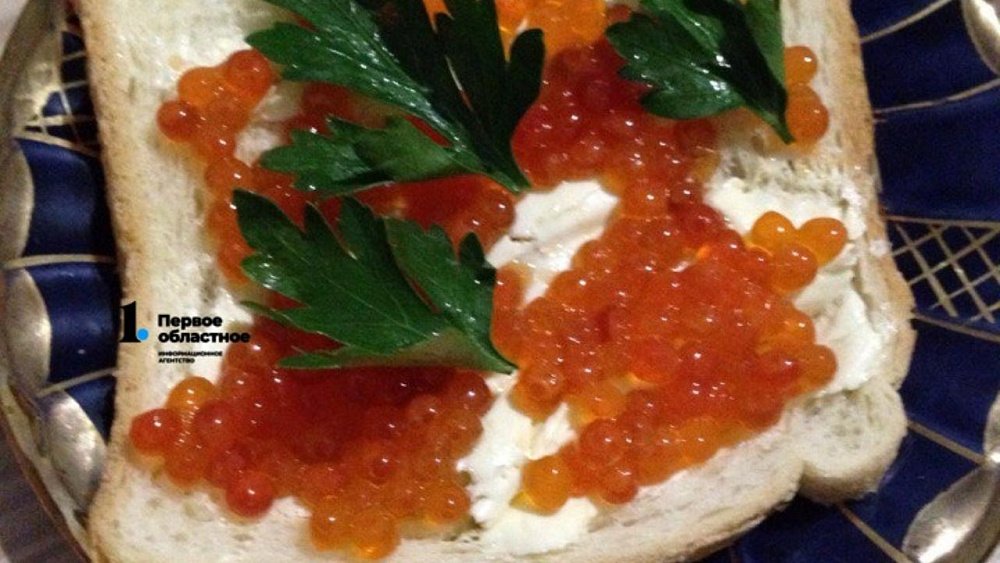 В Челябинской области задержали подозреваемых в продаже имитации икры по цене настоящей