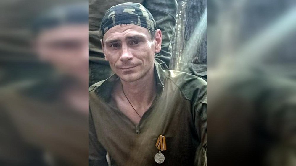 Златоустовца наградили медалью «За боевые отличия»