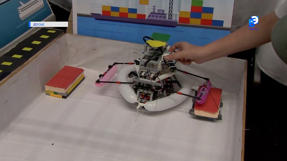 Школьники области завоевали медали на Робототехнической олимпиаде