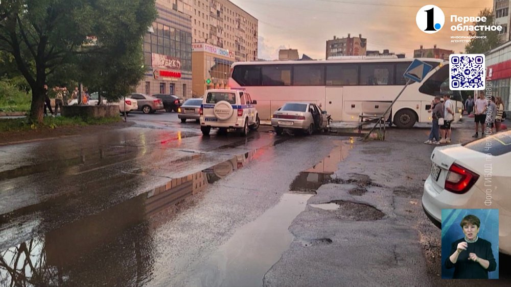 У фуры лопнуло колесо под Еманжелинском