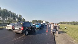 Шесть автомобилей столкнулись на трассе М‑5 в Челябинской области