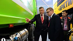  Миасский завод «Урал» показал на «Иннопроме» арктический автобус и электрический мусоровоз