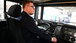  Миасский завод «Урал» показал на «Иннопроме» арктический автобус и электрический мусоровоз