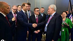 Челябинский скоростной лифт показали главе Минпромторга на «Иннопроме»