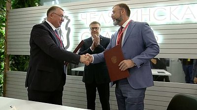 Алексей Текслер подписал ряд соглашений на «Иннопроме-2023»