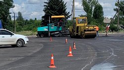 Челябинская область ремонтирует десять участков дорог в подшефных донецких городах
