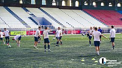 «Работаем над тактикой и „химией“» — футболисты «Челябинска» готовятся к старту нового сезона