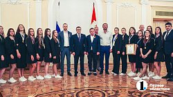 Алексея Текслера наградили золотой медалью чемпионата России по водному поло