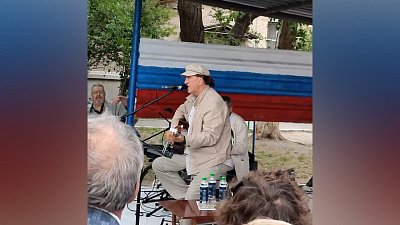 Олег Митяев выступил во дворе Ленинского района в Челябинске