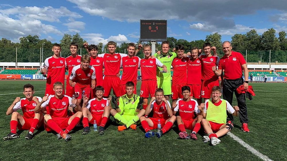 Челябинские футбольные команды завершили первый круг в первенстве ЮФЛ