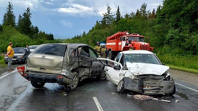В Челябинской области спасатели вызволили человека после ДТП