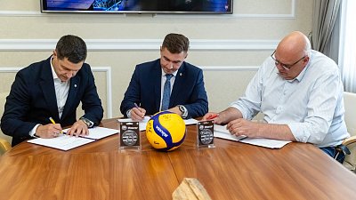 ЧелГУ подписал трехстороннее соглашение с ХК «Трактор» и волейболистами «Динамо-Метар»
