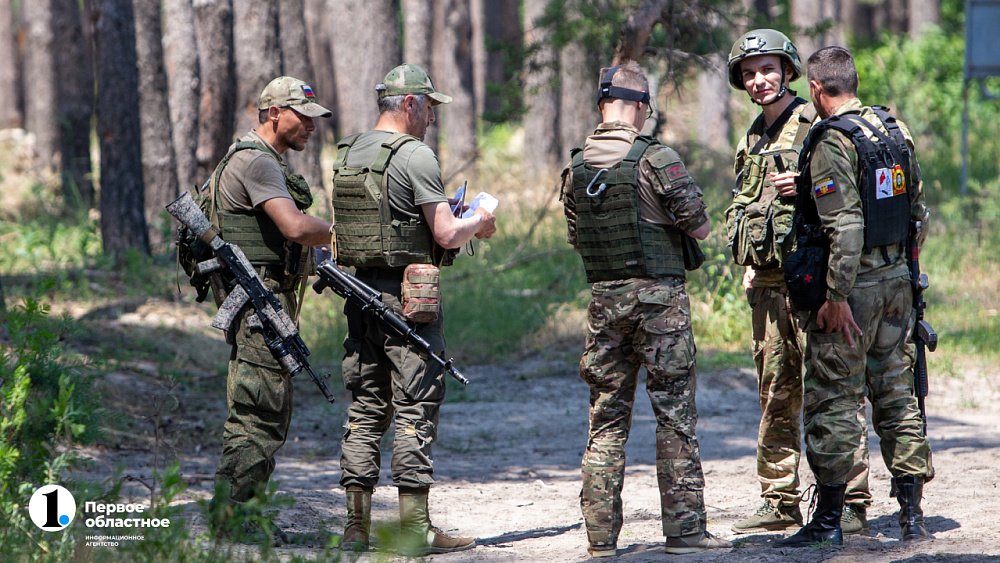 «Напишите, что тяжело, но мы держимся. И парни — все герои» 