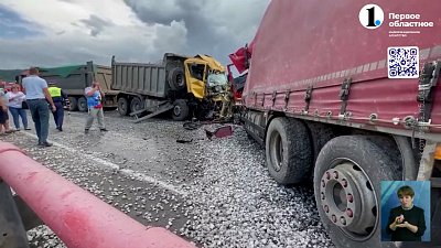В Ашинском районе столкнулись три грузовика