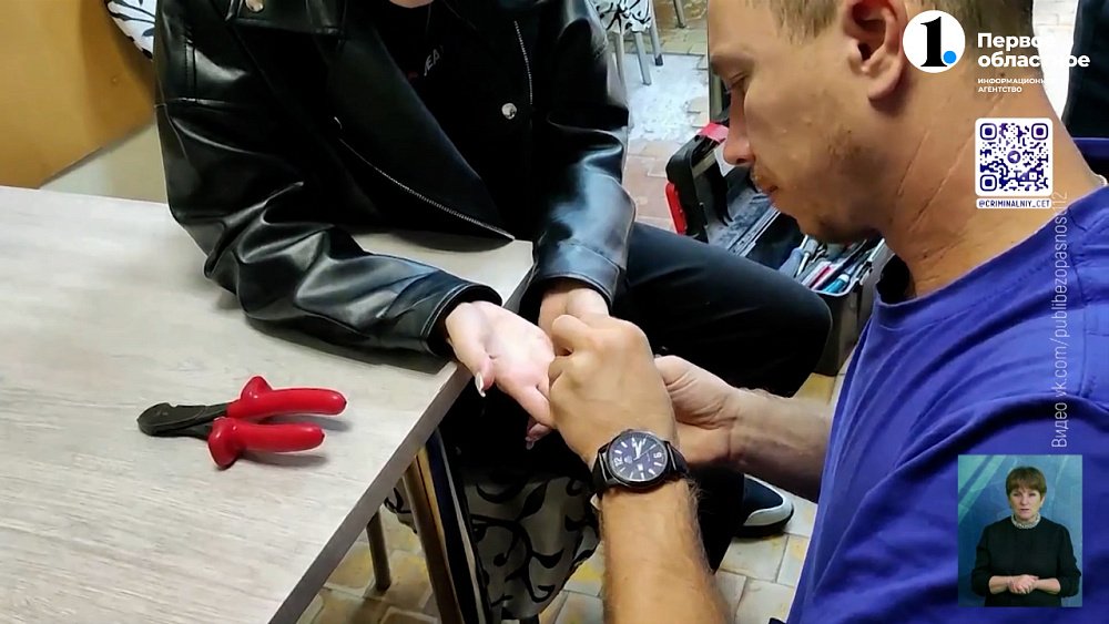 Кольцо едва не оставило челябинку без пальца