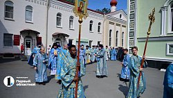 В Челябинск привезли мощи Матроны Московской