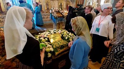 В Челябинск привезли мощи блаженной Матроны Московской