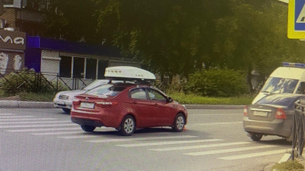 В Миассе 73‑летний водитель иномарки проехал на красный и сбил женщину