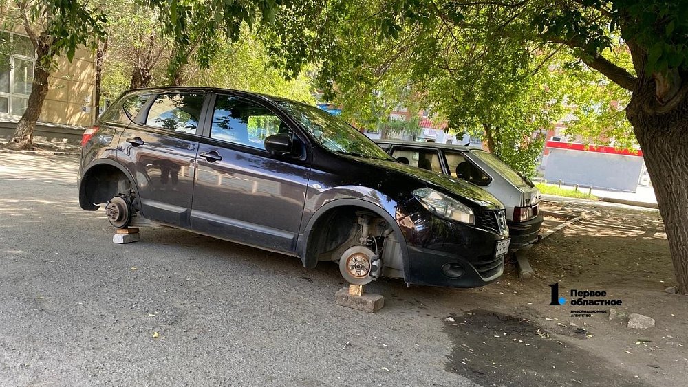 В Челябинске задержали мужчину, проколовшего шины 18 автомобилей