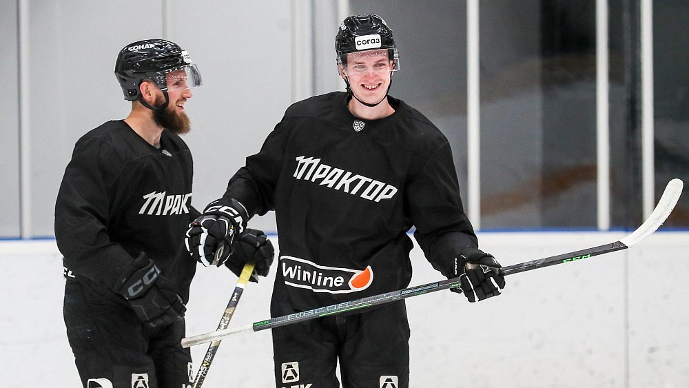 Хоккейный клуб «Трактор» взял на предсезонные сборы 38 игроков