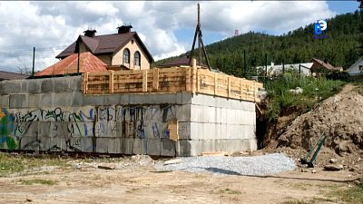 В школе Миасса отремонтируют стену