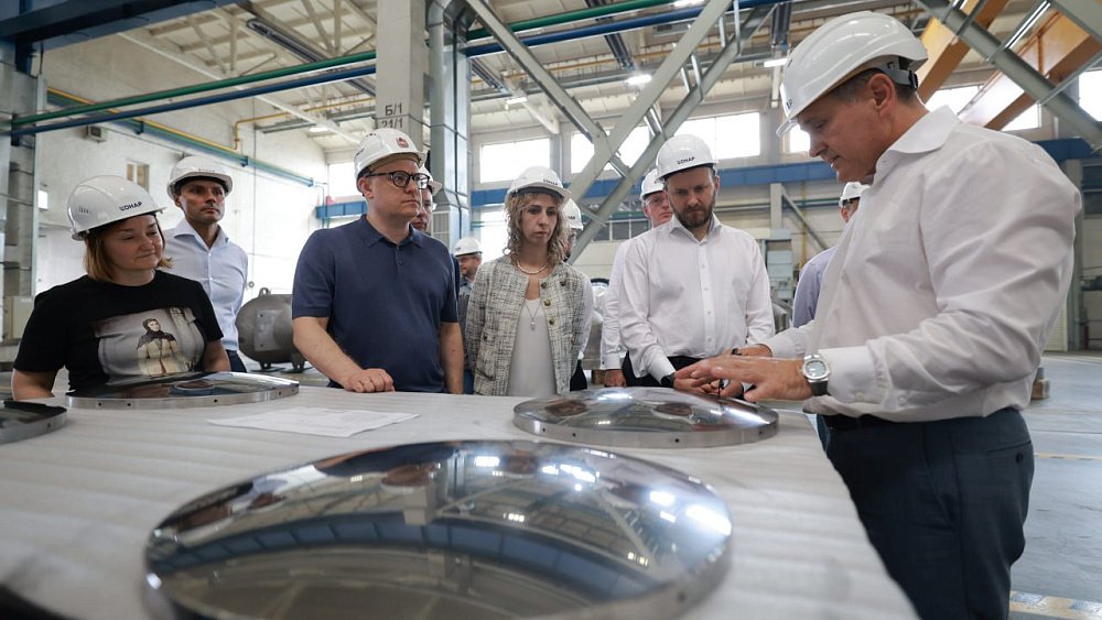 В Челябинске помощнику президента РФ продемонстрировали криогенные испытания