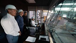 В Челябинске помощнику президента РФ продемонстрировали криогенные испытания