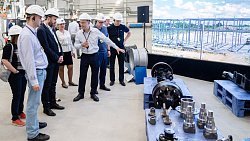 Помощник президента РФ посетил «Завод роботов» в Челябинске