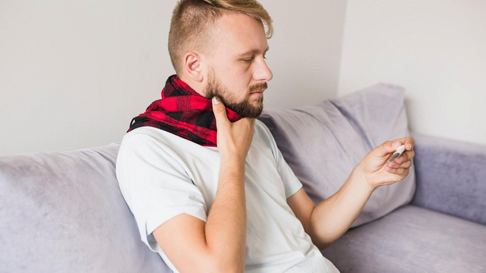 Что подходит для полоскания горла при ангине