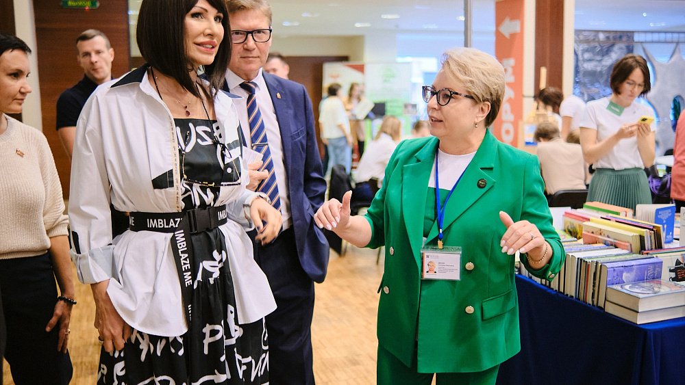 Южно-Уральская книжная ярмарка #РыжийФест борется за «Книжный Оскар»