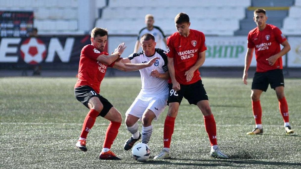Футбольный клуб «Челябинск» набрал первое очко во Второй лиге чемпионата России