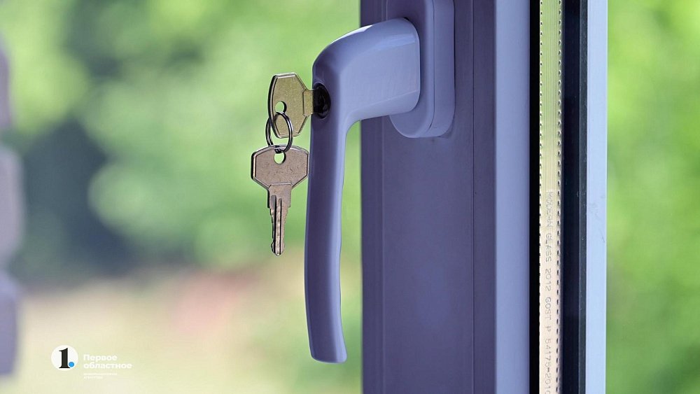 Пятилетний мальчик выпал из окна в Магнитогорске