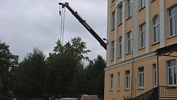 В Миассе за 50 миллионов рублей ремонтируют и обустраивают школу