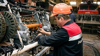 На челябинском заводе по ремонту электровозов повысили зарплаты 