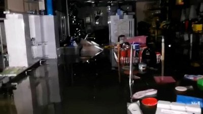 В Челябинске дождевой водой затопило строительный магазин