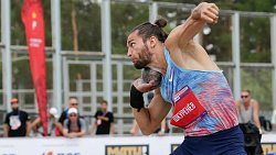 На чемпионате России по легкой атлетике в Челябинске разыгран первый комплект медалей