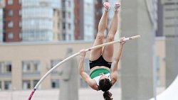 На чемпионате России по легкой атлетике в Челябинске разыгран первый комплект медалей