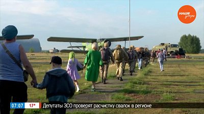 Десантники на аэродроме Калачёво в сюжете «День ВДВ»